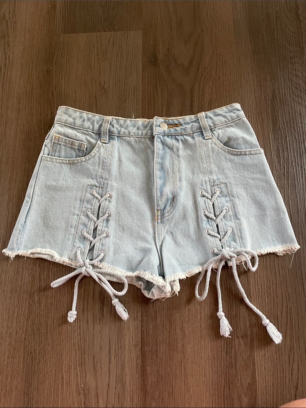 Festival Hi waisted light Denim Lace-Up bow shorts sz Small 25 26